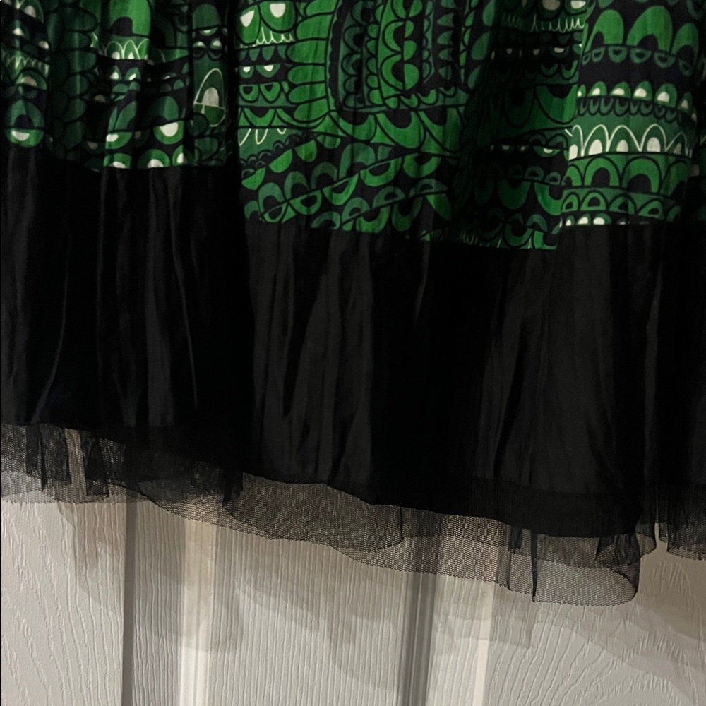 Peter Nygard Green and Black Patterned A-Line Skirt - Picture 5 of 6